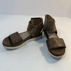 Eileen Fisher leather sandals size 6